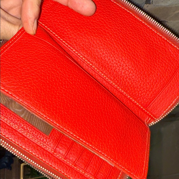 Dooney & Bourke Scarlet Leather double Zip Wallet - Picture 9 of 11